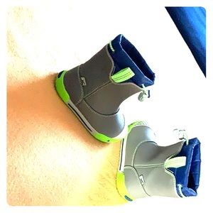 Children’s Keen boots size 9